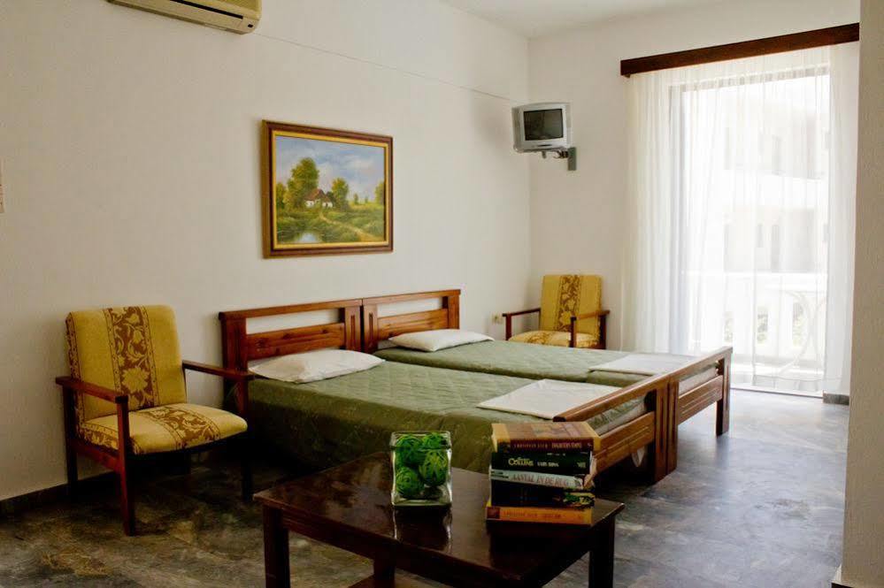 Cretan Sun Aparthotel Adelianos Kampos Exteriör bild